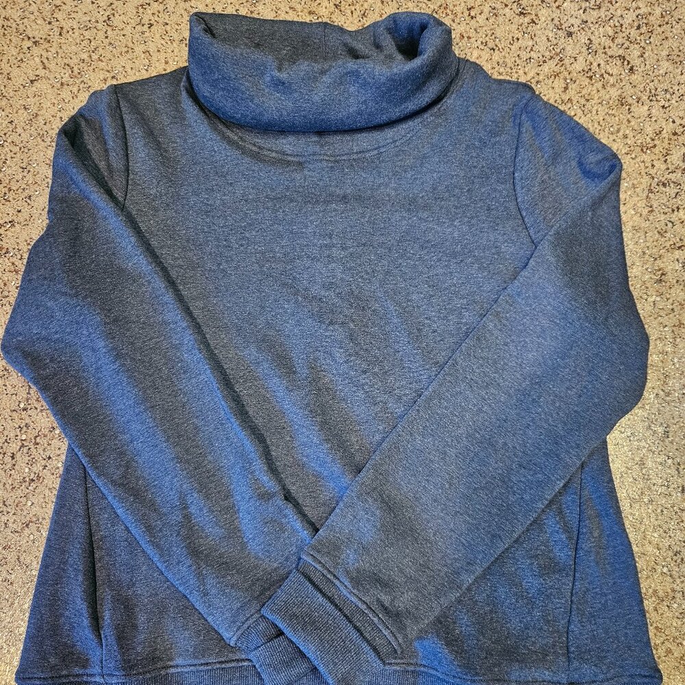 90 Degrees Roll-neck Sweatshirt    Size XL